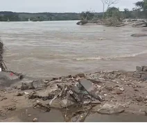 Vídeo: Cadáver é encontrado boiando em rio no centro de Rio Largo