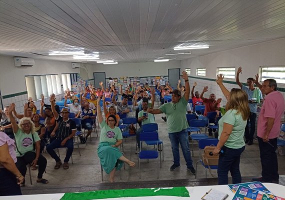 Greve geral: Trabalhadores da educação de Rio Largo paralisam atividades nesta segunda-feira (26)