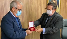 Presidente do TCE/AL recebe Medalha do Mérito Judiciário Desembargador Joaquim Nunes Machado