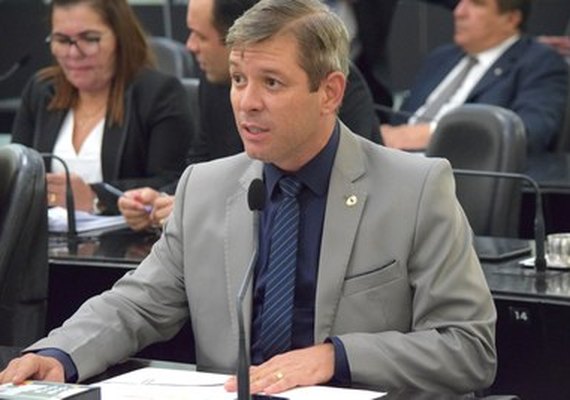 Decisão judicial que despromoveu 1.200 policiais é criticada por Cabo Bebeto