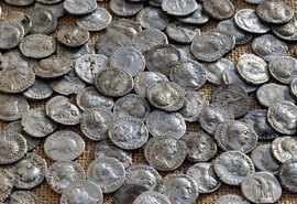 Estudo com 4 milhões de moedas romanas revela papel do dinheiro na República Romana