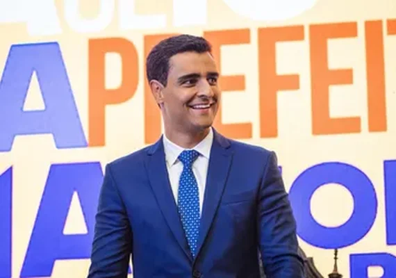 Entre 60 obras e um prazo final de 30 dias, JHC decide seu futuro