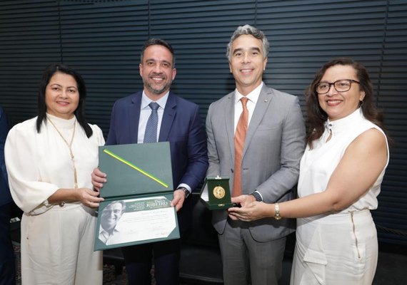 Alagoas recebe o Prêmio Darcy Ribeiro de Educação 2023 em Brasília