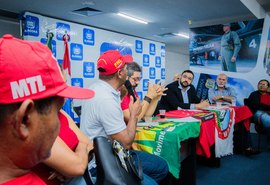 Governo de Alagoas recebe representantes dos movimentos sociais de luta agrária