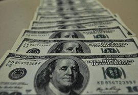 Dólar cai pelo 2º dia e fecha a R$ 3,729