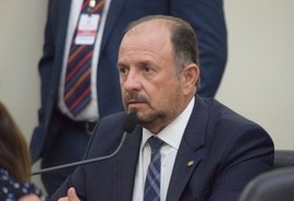Antônio Albuquerque consegue segundo partido e fortalece “candidatura ao governo”