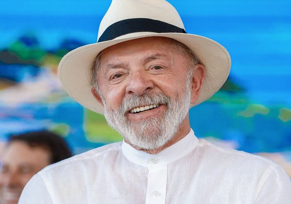 Presidente Lula faz cirurgia de catarata e tem alta hospitalar