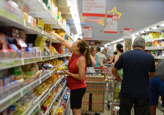 Fim da escala 6x1: estudos divergem sobre impactos no PIB e inflação