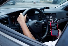 Detran registra mais de 9.400 infrações relacionadas ao uso de telefone celular este ano
