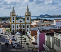 Mulher é esfaqueada pelo companheiro enquanto dormia em Penedo