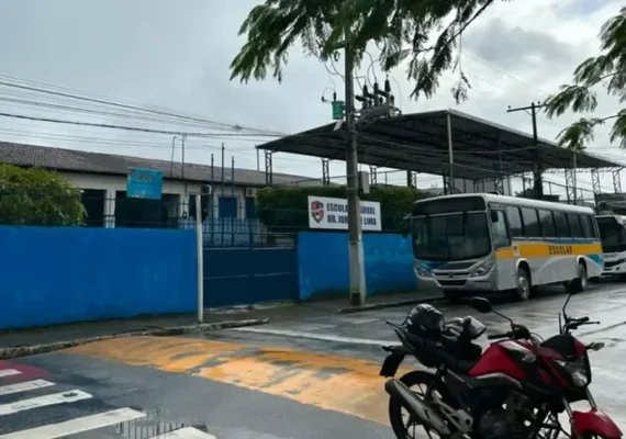 Aluno dá tapa em professora após discussão sobre celular em sala em Alagoas