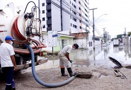 Infraestrutura realiza serviço de desobstrução das galerias pluviais em pontos de alagamento