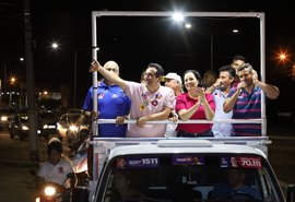 Caravana de Fabiana Pessoa percorre os bairros de Brasília Itapuã e Jardim Tropical