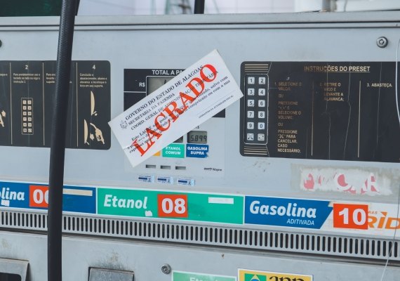 Postos de combustíveis de Maceió e Rio Largo são flagrados com irregularidades nas bombas