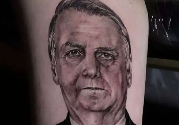 Jair Renan, filho 04 de Bolsonaro, tatua rosto do pai no braço