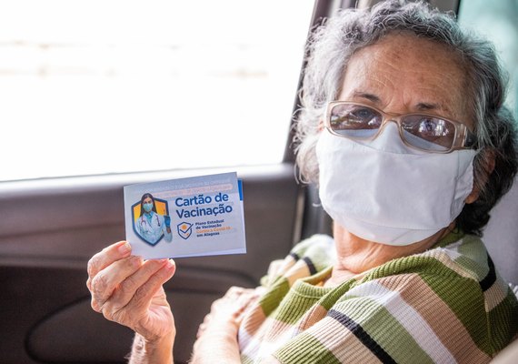 Maceió bate recorde de vacinação contra Covid-19