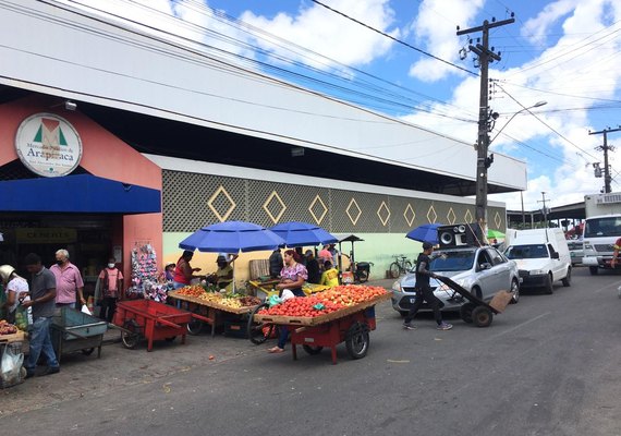 Prefeitura de Arapiraca prejudica taxistas do Mercado Público
