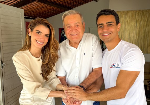 JHC, Ronaldo Lessa e Marina Candia postam foto após confirmação de candidatura