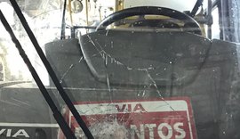 Veleiro denuncia violência à funcionários em protesto