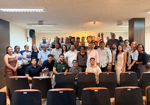 Unicafes-AL entrega carta com propostas para o debate eleitoral em Alagoas