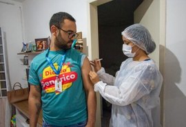 Busca ativa da Prefeitura de Santana imuniza 238 pessoas contra Covid-19
