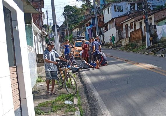 Idoso é atropelado por moto enquanto atravessava ladeira em Maceió