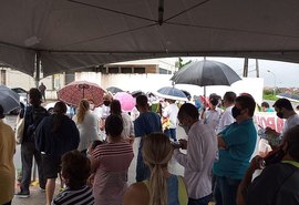 Moradores de bairros afetados por mineração protestam e pedem indenização justa