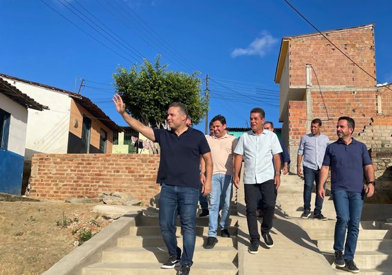 Prefeito e Governador visitam ruas pavimentadas pelo Minha Cidade Linda