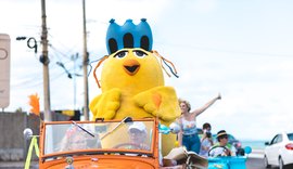 Desfile do Corso Carnavalesco e Pinto da Madrugada marcou presença orla marítima de Maceió