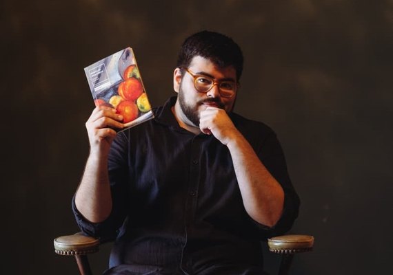 Jornalista Maylson Honorato realiza cerimônia de lançamento do livro “Bromélias imaginárias”