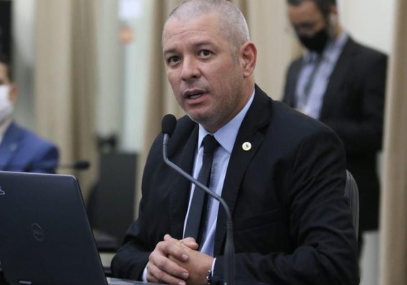 Cabo Bebeto critica medidas restritivas adotadas por Renan Filho