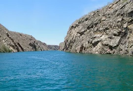 Antiga âncora de pedra é encontrada no fundo do Rio São Francisco, em Alagoas