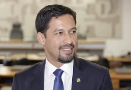 “Você pode até não saber…”: Rodrigo Cunha bota a campanha na rua