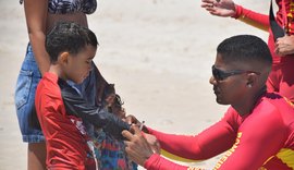 Bombeiros localizam crianças perdidas em praias de Alagoas