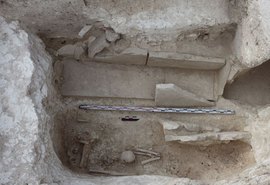 Necrópole de 2.500 anos é encontrada sob fábrica de massas na Itália