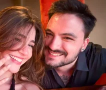 Felipe Neto anuncia noivado com Juliane Carvalho durante viagem à Grécia