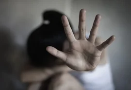 Homem preso por descumprir medida protetiva e agredir companheira