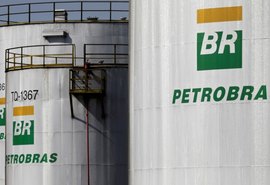Petrobras omite informações para esconder alta de mais de 100% da gasolina