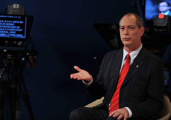 PDT lança candidatura de Ciro Gomes a presidente