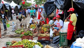 Feira da Reforma Agrária reúne trabalhadores rurais na Praça da Faculdade