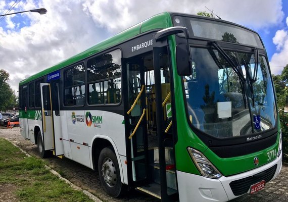 Com atrasos no pagamento e demissões, rodoviários podem optar por paralisação