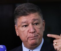 Dino dá cinco dias para senador explicar repasse de emendas à Lagoinha