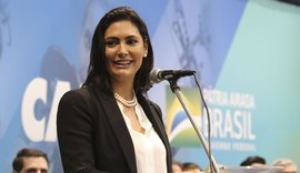 Primeira-dama Michelle Bolsonaro testa positivo para covid-19