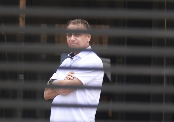 Bolsonaro poderá receber visitas de Nikolas e Magno Malta em prisão domiciliar
