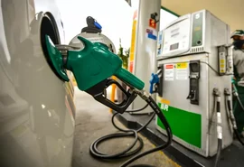 Preço da gasolina começa segunda metade do ano próximo de R$ 6,00