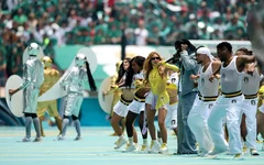 Shakira foi um dos grandes destauqes da cerimônia de abertura realizada no Estádio Azteca, na cidade do México.