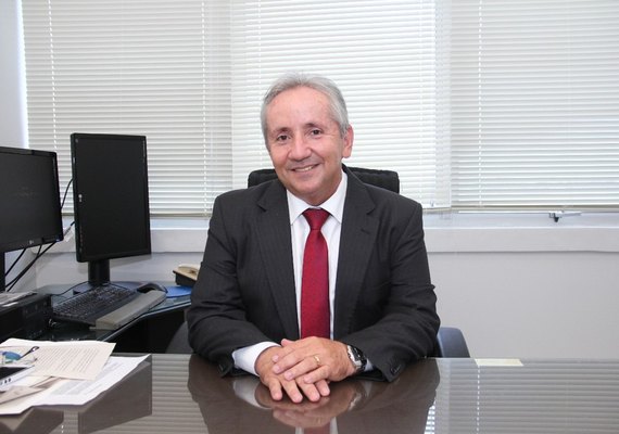 Presidente eleito do TRT de Alagoas está com coronavírus