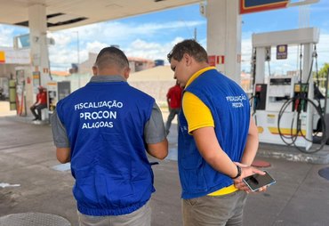 Procon Alagoas fiscaliza postos após alta no preço da gasolina