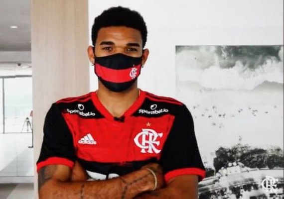 Flamengo anuncia zagueiro Bruno Viana como primeiro reforço de 2021