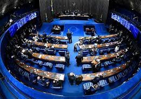 Senado retoma projeto que combate supersalários